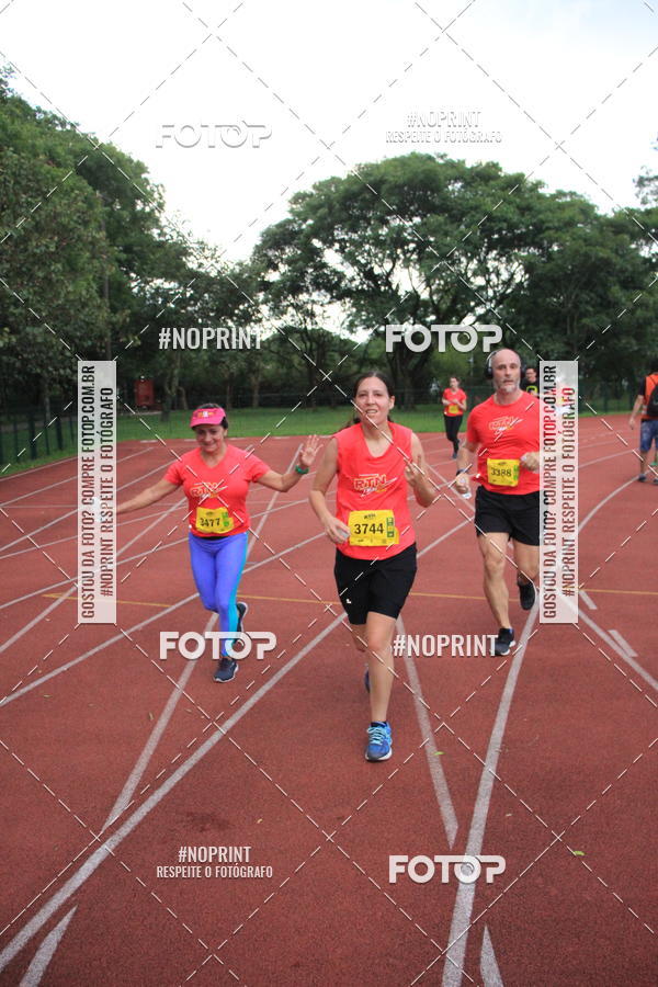 Buy your photos of the eventSantander Track & Field Run Series - Shopping Tambor on Fotop