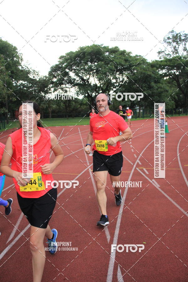 Buy your photos of the eventSantander Track & Field Run Series - Shopping Tambor on Fotop