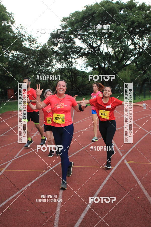 Buy your photos of the eventSantander Track & Field Run Series - Shopping Tambor on Fotop