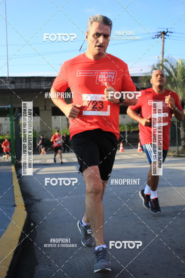 Buy your photos of the eventSantander Track & Field Run Series - Shopping Tambor on Fotop