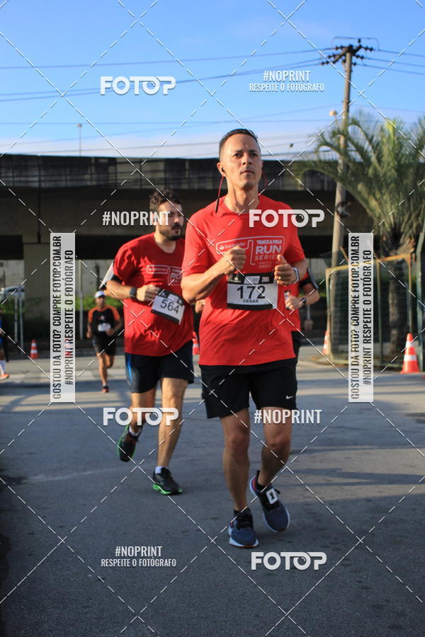 Buy your photos of the eventSantander Track & Field Run Series - Shopping Tambor on Fotop