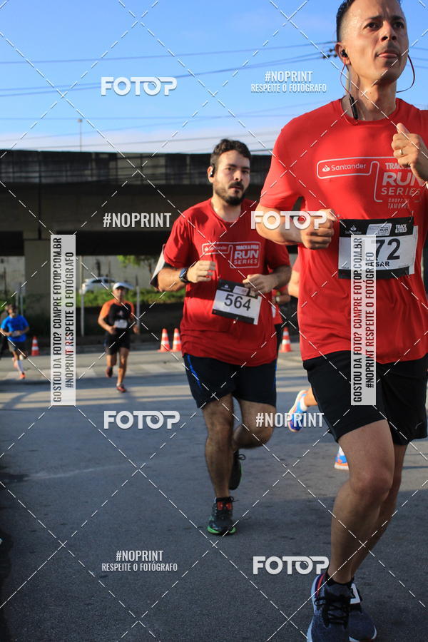 Buy your photos of the eventSantander Track & Field Run Series - Shopping Tambor on Fotop