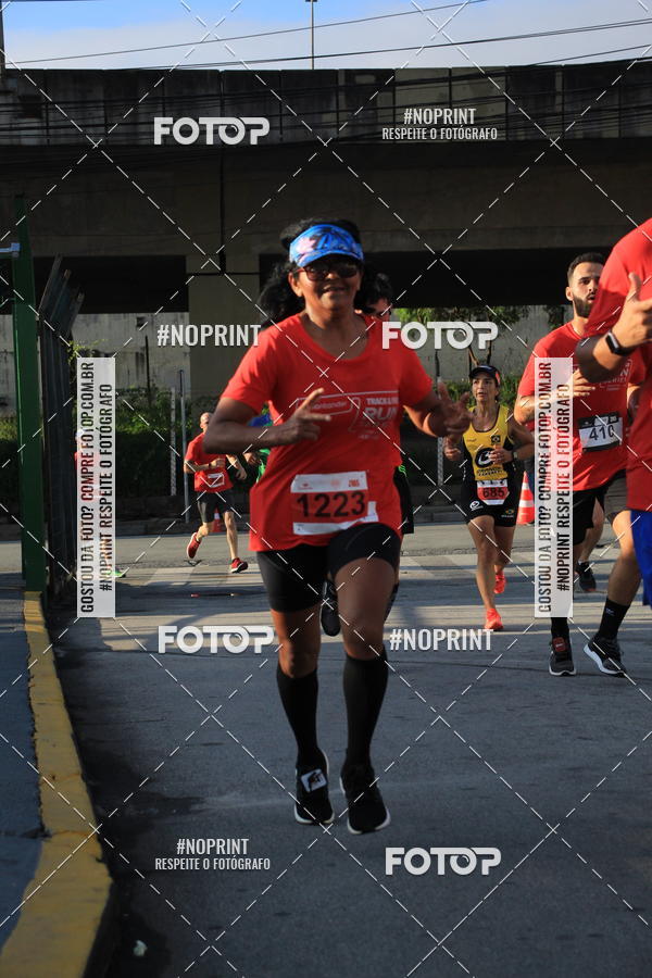 Buy your photos of the eventSantander Track & Field Run Series - Shopping Tambor on Fotop