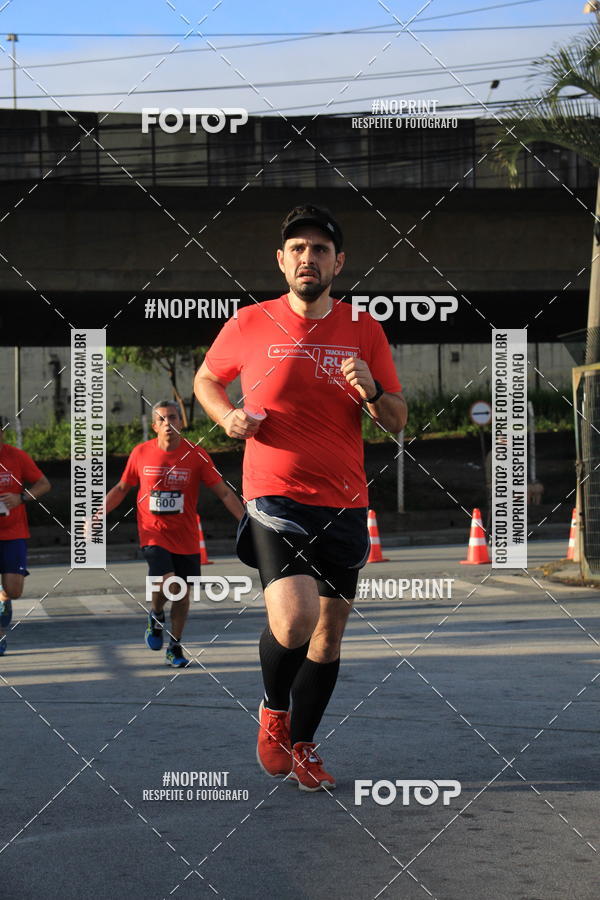 Buy your photos of the eventSantander Track & Field Run Series - Shopping Tambor on Fotop