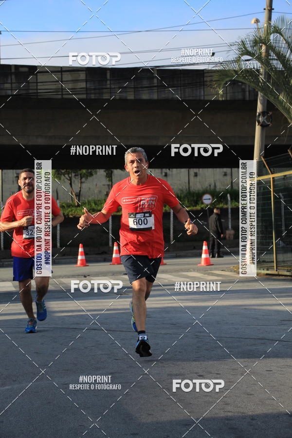 Buy your photos of the eventSantander Track & Field Run Series - Shopping Tambor on Fotop