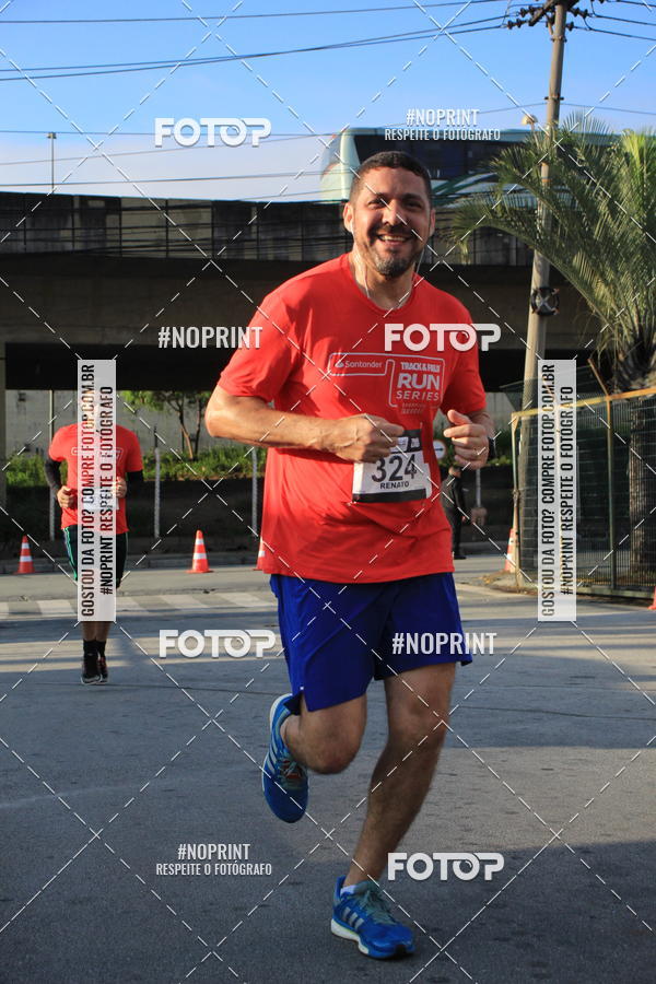 Buy your photos of the eventSantander Track & Field Run Series - Shopping Tambor on Fotop
