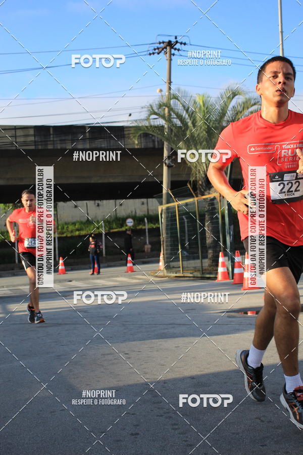 Buy your photos of the eventSantander Track & Field Run Series - Shopping Tambor on Fotop