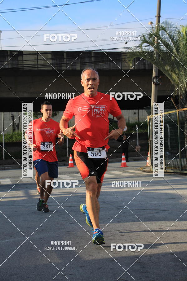 Buy your photos of the eventSantander Track & Field Run Series - Shopping Tambor on Fotop