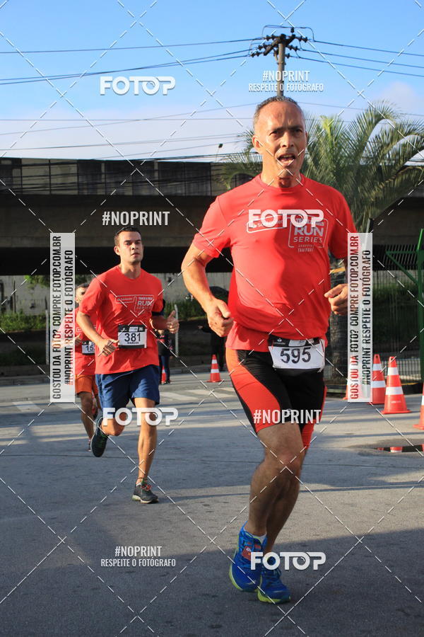 Buy your photos of the eventSantander Track & Field Run Series - Shopping Tambor on Fotop