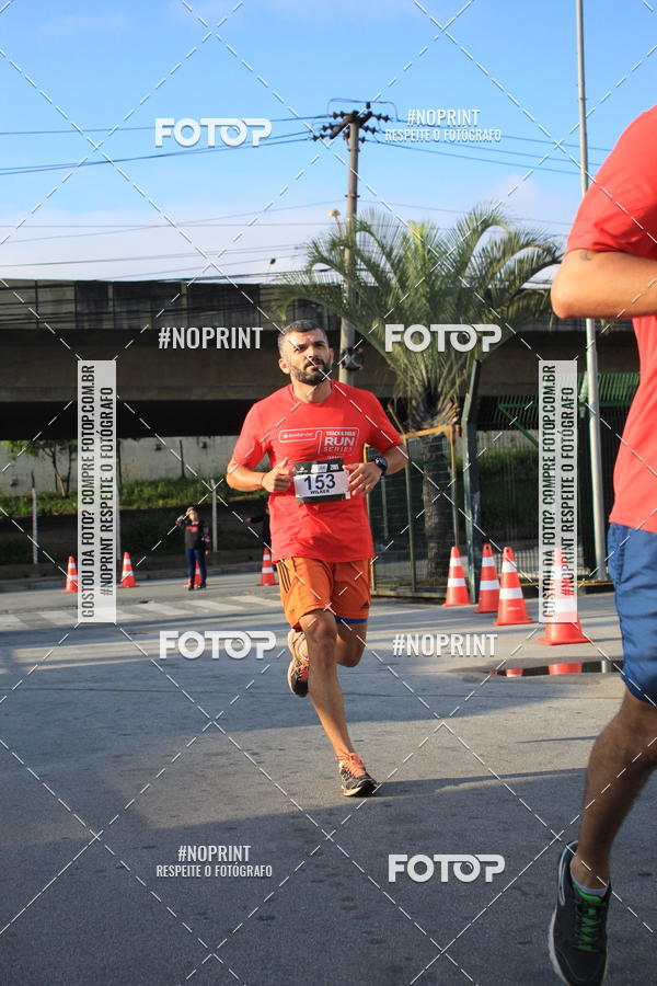 Buy your photos of the eventSantander Track & Field Run Series - Shopping Tambor on Fotop