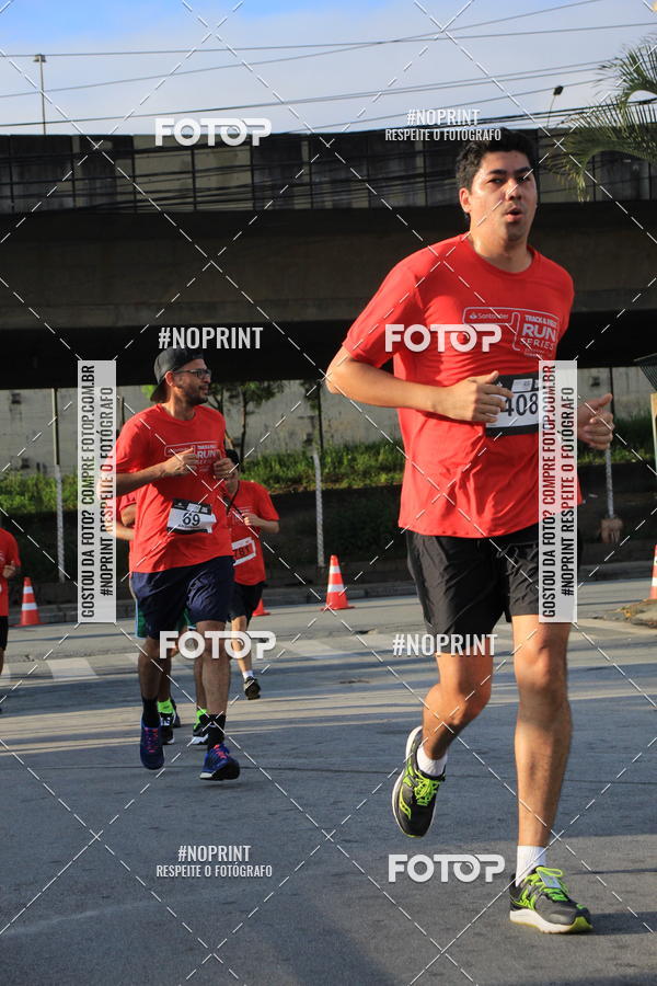 Buy your photos of the eventSantander Track & Field Run Series - Shopping Tambor on Fotop