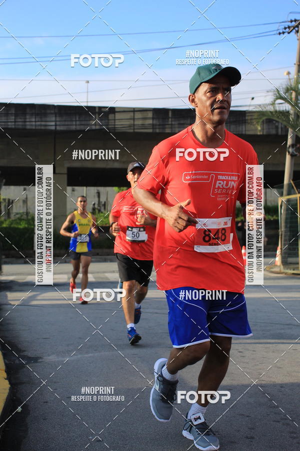 Buy your photos of the eventSantander Track & Field Run Series - Shopping Tambor on Fotop
