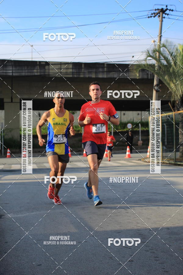Buy your photos of the eventSantander Track & Field Run Series - Shopping Tambor on Fotop