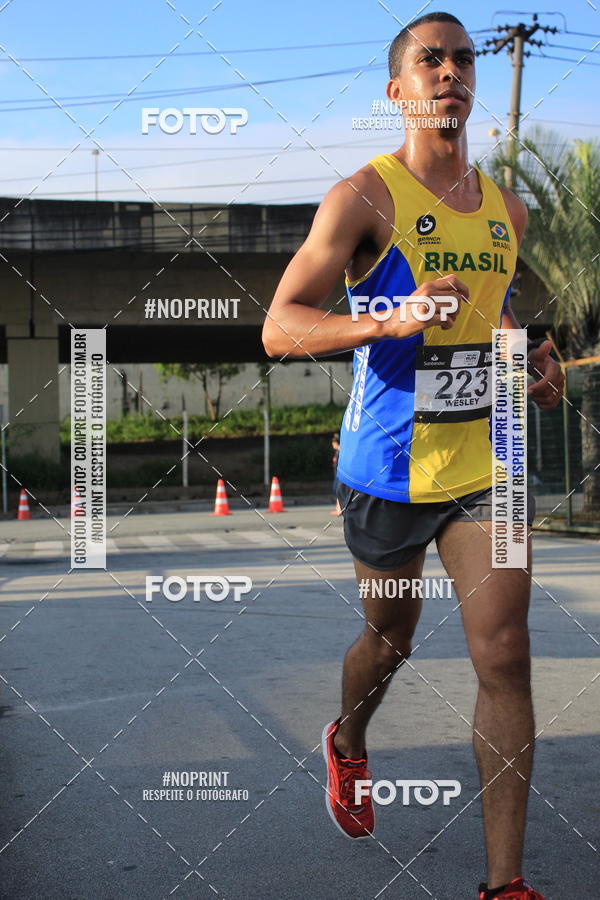 Buy your photos of the eventSantander Track & Field Run Series - Shopping Tambor on Fotop
