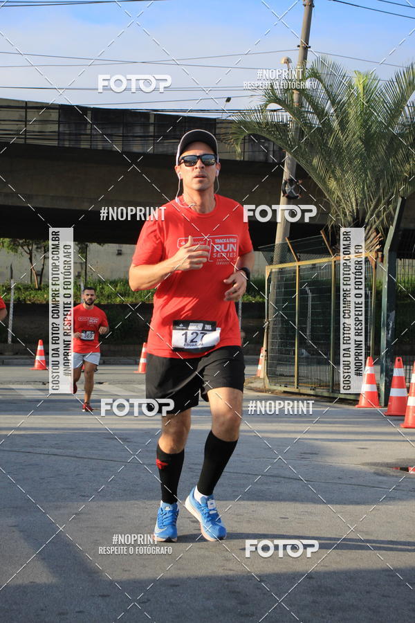 Buy your photos of the eventSantander Track & Field Run Series - Shopping Tambor on Fotop