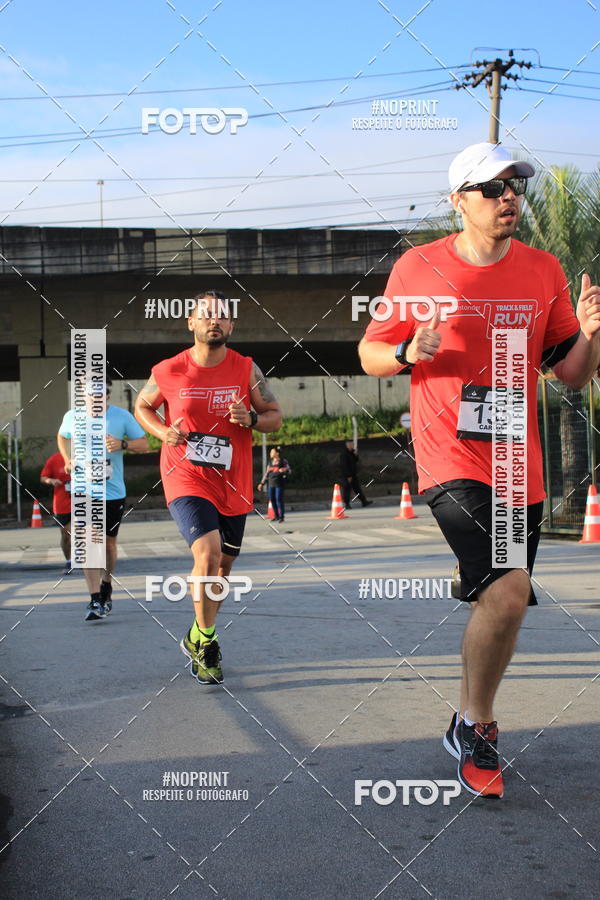 Buy your photos of the eventSantander Track & Field Run Series - Shopping Tambor on Fotop