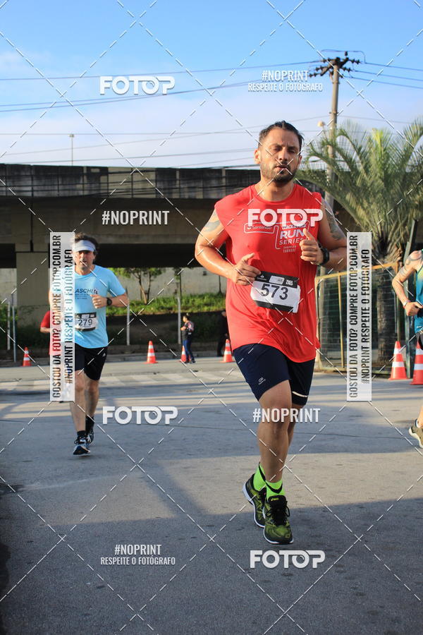 Buy your photos of the eventSantander Track & Field Run Series - Shopping Tambor on Fotop