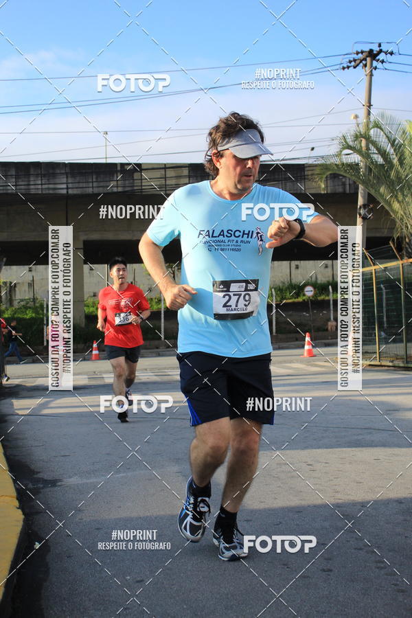 Buy your photos of the eventSantander Track & Field Run Series - Shopping Tambor on Fotop