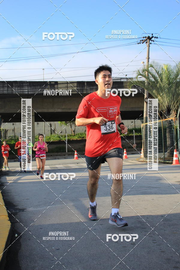 Buy your photos of the eventSantander Track & Field Run Series - Shopping Tambor on Fotop