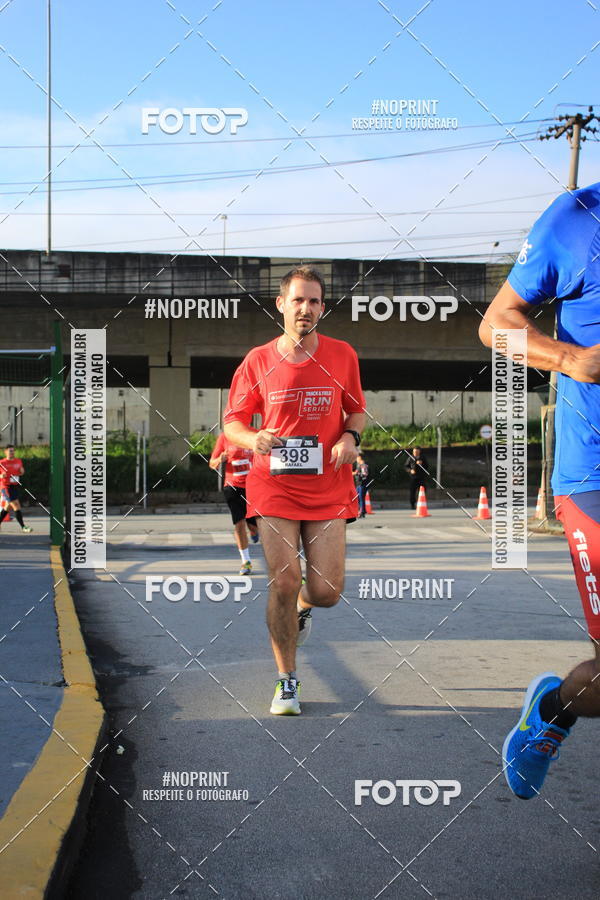 Buy your photos of the eventSantander Track & Field Run Series - Shopping Tambor on Fotop