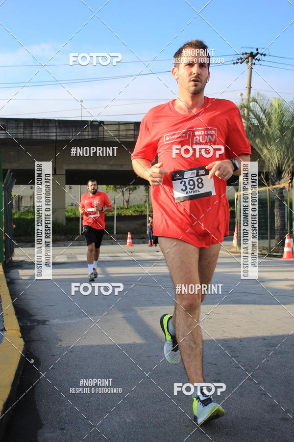 Buy your photos of the eventSantander Track & Field Run Series - Shopping Tambor on Fotop