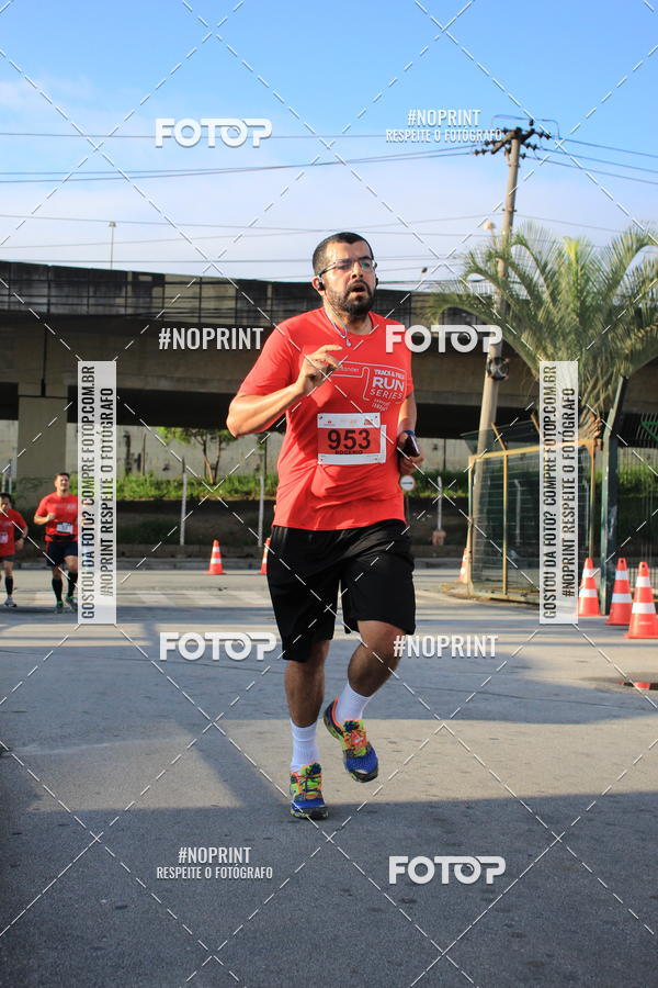 Buy your photos of the eventSantander Track & Field Run Series - Shopping Tambor on Fotop