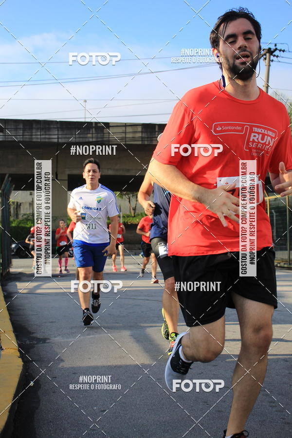 Buy your photos of the eventSantander Track & Field Run Series - Shopping Tambor on Fotop