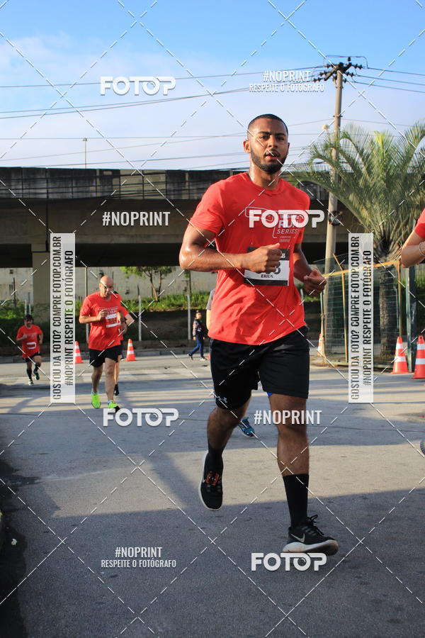 Buy your photos of the eventSantander Track & Field Run Series - Shopping Tambor on Fotop