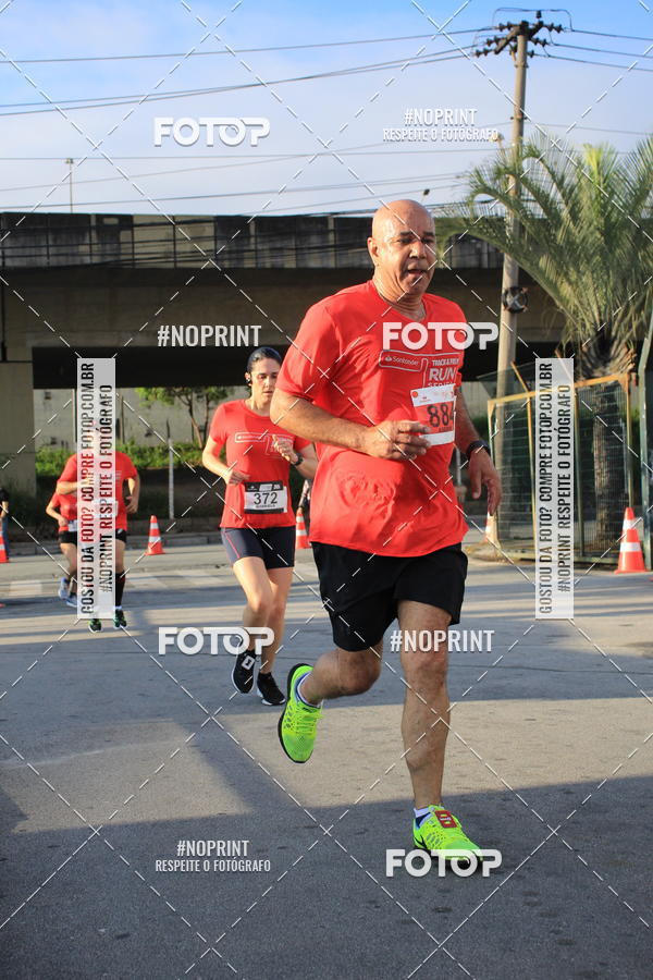 Buy your photos of the eventSantander Track & Field Run Series - Shopping Tambor on Fotop