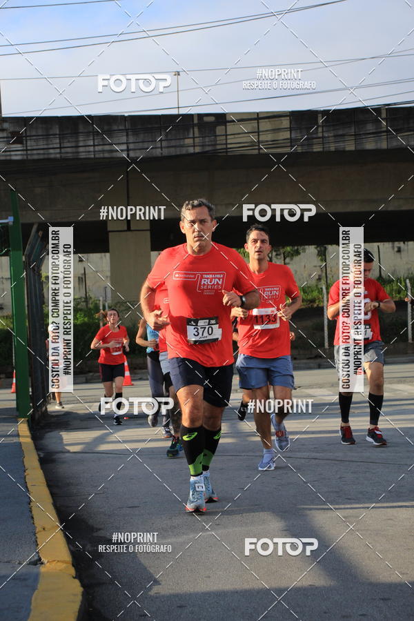 Buy your photos of the eventSantander Track & Field Run Series - Shopping Tambor on Fotop