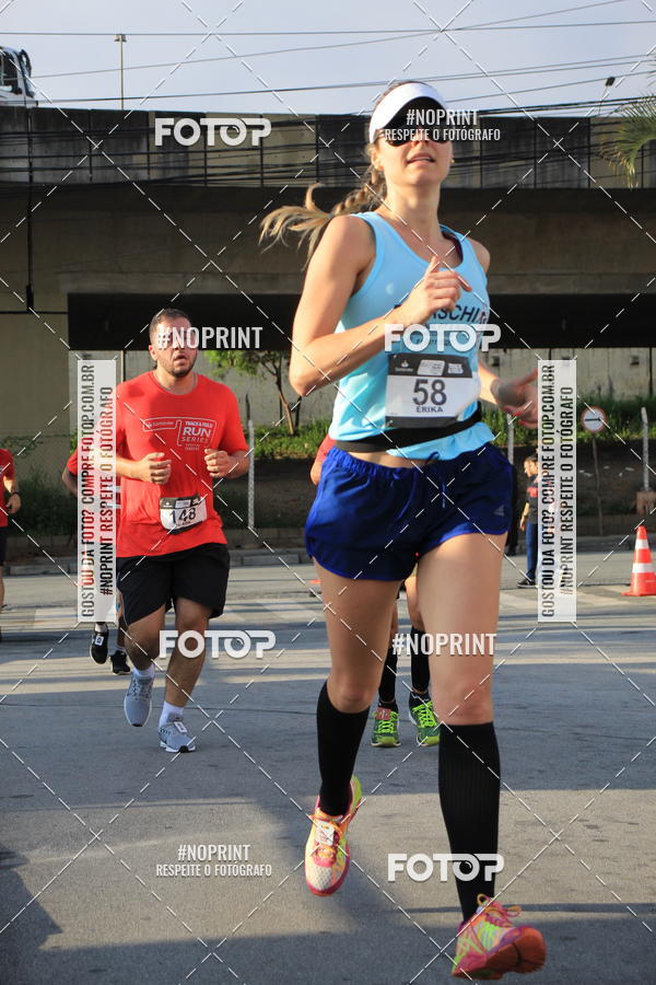 Buy your photos of the eventSantander Track & Field Run Series - Shopping Tambor on Fotop