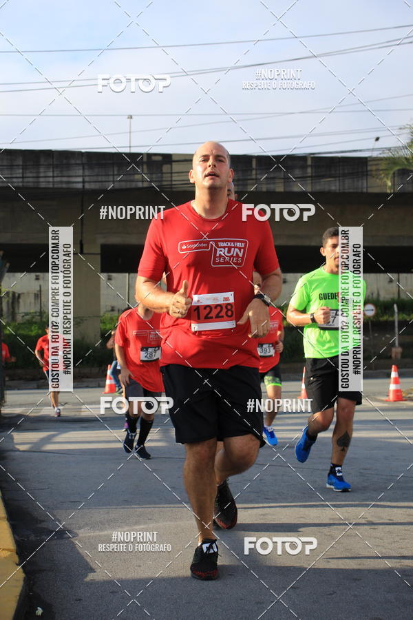 Buy your photos of the eventSantander Track & Field Run Series - Shopping Tambor on Fotop