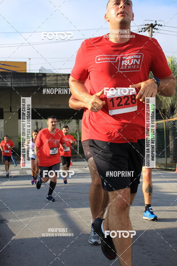 Buy your photos of the eventSantander Track & Field Run Series - Shopping Tambor on Fotop