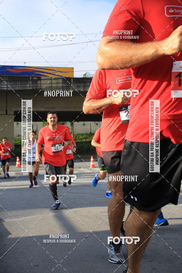 Buy your photos of the eventSantander Track & Field Run Series - Shopping Tambor on Fotop