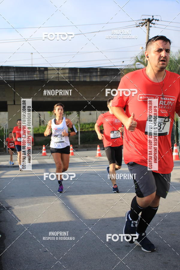 Buy your photos of the eventSantander Track & Field Run Series - Shopping Tambor on Fotop