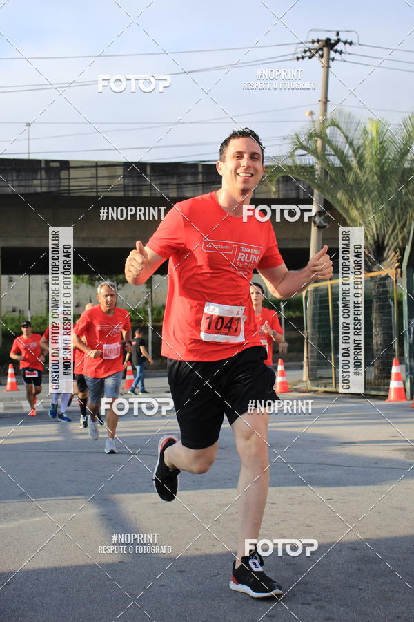 Buy your photos of the eventSantander Track & Field Run Series - Shopping Tambor on Fotop