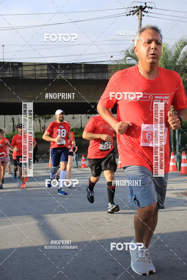 Buy your photos of the eventSantander Track & Field Run Series - Shopping Tambor on Fotop