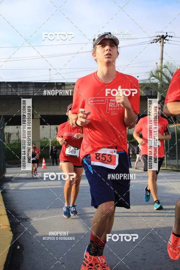 Buy your photos of the eventSantander Track & Field Run Series - Shopping Tambor on Fotop