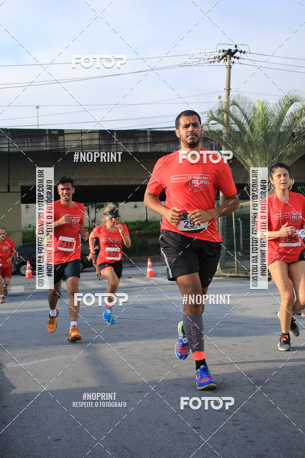 Buy your photos of the eventSantander Track & Field Run Series - Shopping Tambor on Fotop