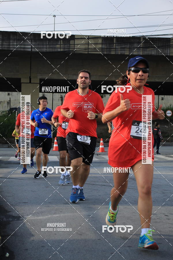 Buy your photos of the eventSantander Track & Field Run Series - Shopping Tambor on Fotop