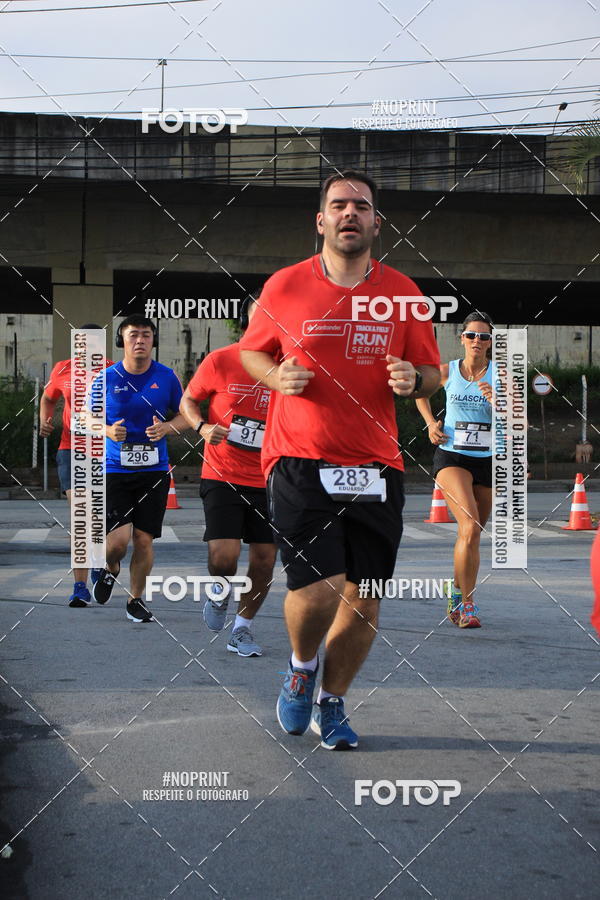 Buy your photos of the eventSantander Track & Field Run Series - Shopping Tambor on Fotop