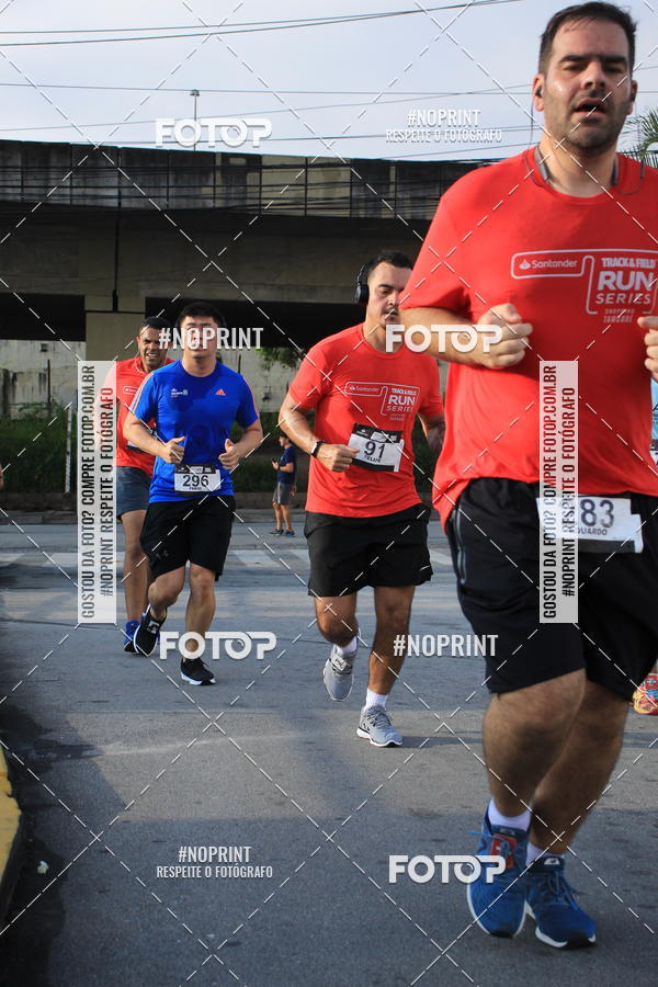 Buy your photos of the eventSantander Track & Field Run Series - Shopping Tambor on Fotop