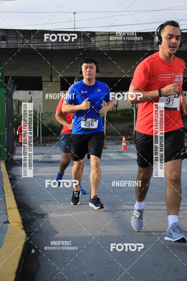 Buy your photos of the eventSantander Track & Field Run Series - Shopping Tambor on Fotop