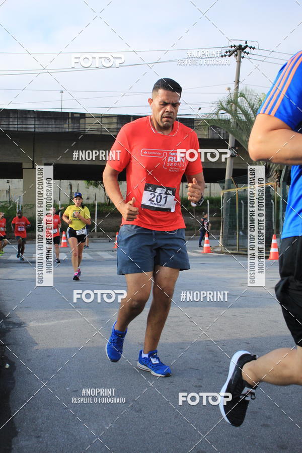 Buy your photos of the eventSantander Track & Field Run Series - Shopping Tambor on Fotop