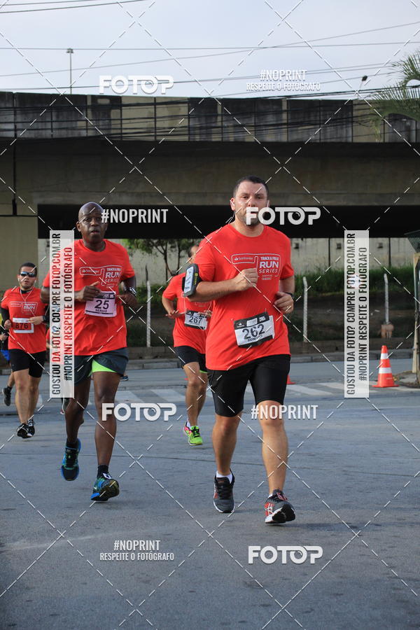 Buy your photos of the eventSantander Track & Field Run Series - Shopping Tambor on Fotop