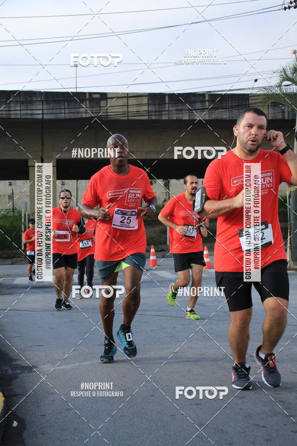 Buy your photos of the eventSantander Track & Field Run Series - Shopping Tambor on Fotop