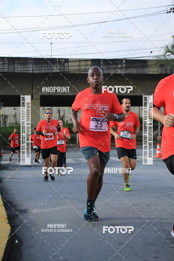 Buy your photos of the eventSantander Track & Field Run Series - Shopping Tambor on Fotop