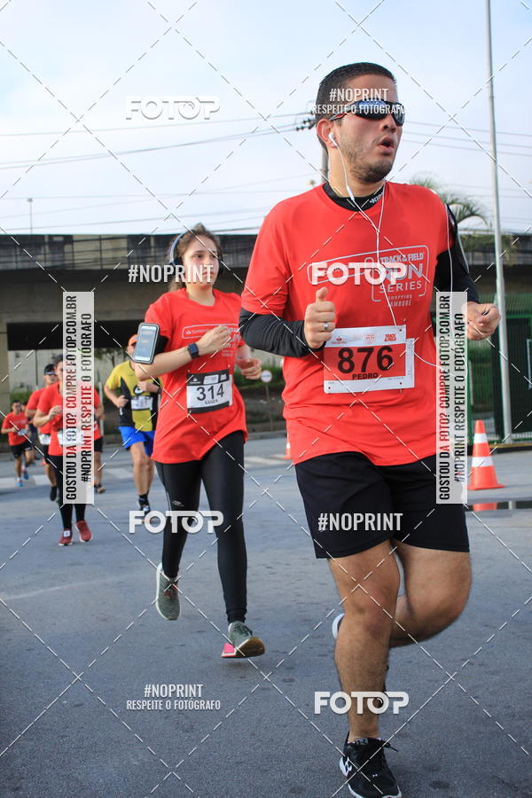 Buy your photos of the eventSantander Track & Field Run Series - Shopping Tambor on Fotop