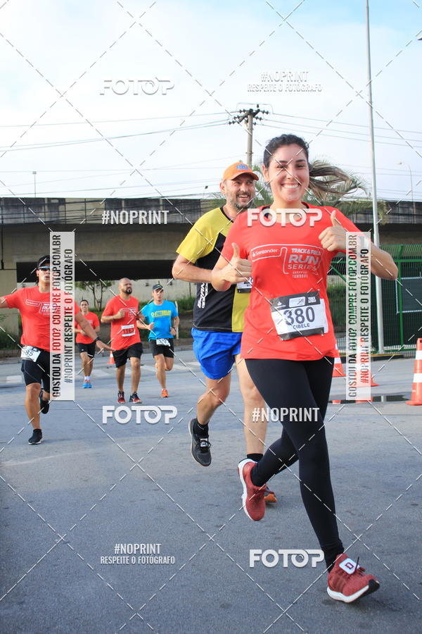 Buy your photos of the eventSantander Track & Field Run Series - Shopping Tambor on Fotop