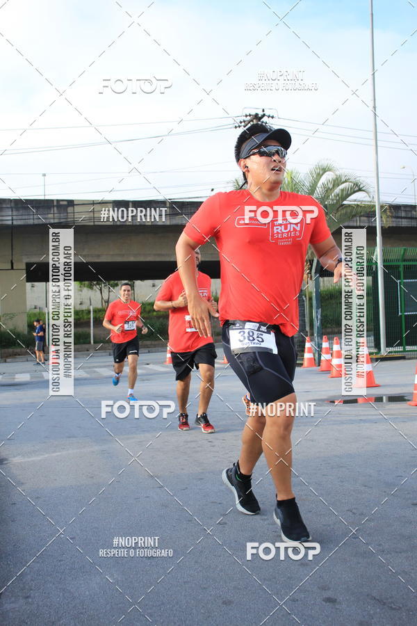 Buy your photos of the eventSantander Track & Field Run Series - Shopping Tambor on Fotop